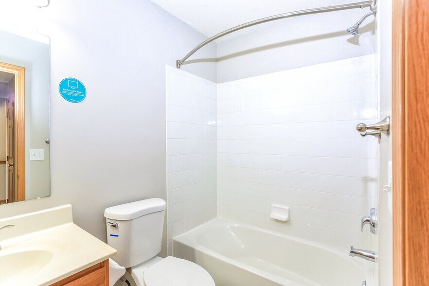 Building Photo - 5924 Westbank Dr