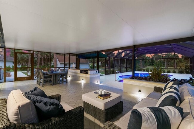 Building Photo - 1020 19th St SW