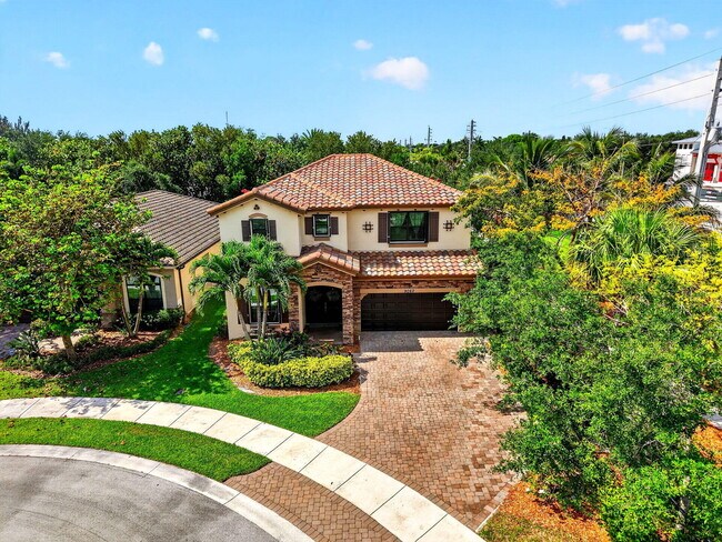 Building Photo - 9062 Gulf Cove Dr