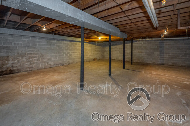 Building Photo - 1016 Beaumont Rd