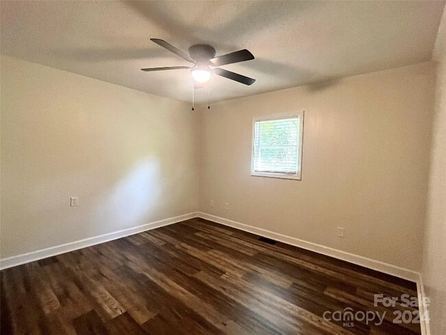 Building Photo - 505 Afton St