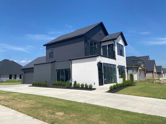 Building Photo - Beautiful contemporary 2-story home with 3 bedrooms and 2 bathrooms in Addison Creek.