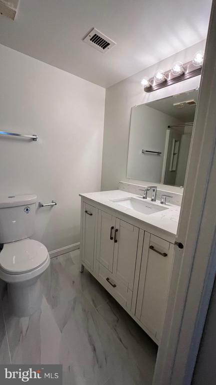 Building Photo - 5904 Cove Landing Rd