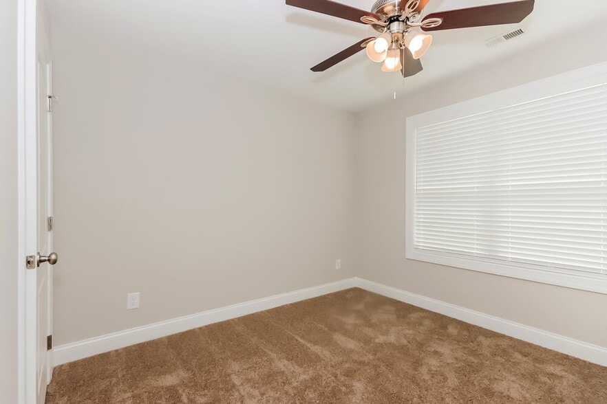 Building Photo - 1213 Milton Ave