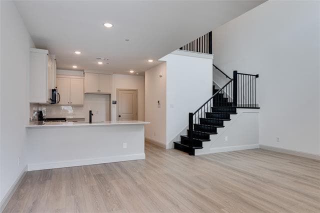 Building Photo - 420 Parkside Dr
