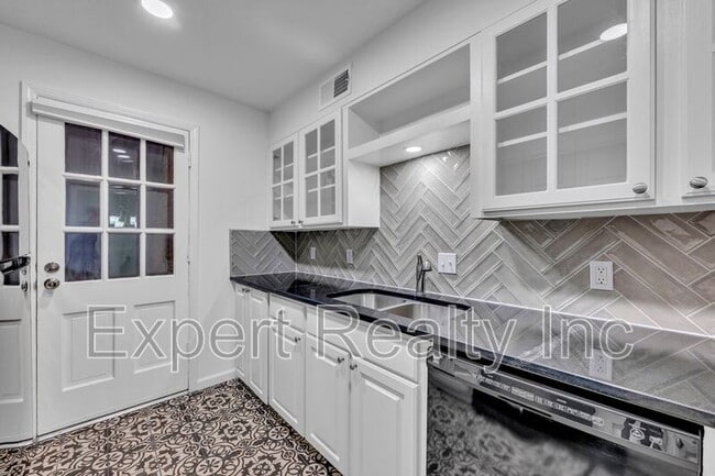 Building Photo - 2076 Montreat Cir