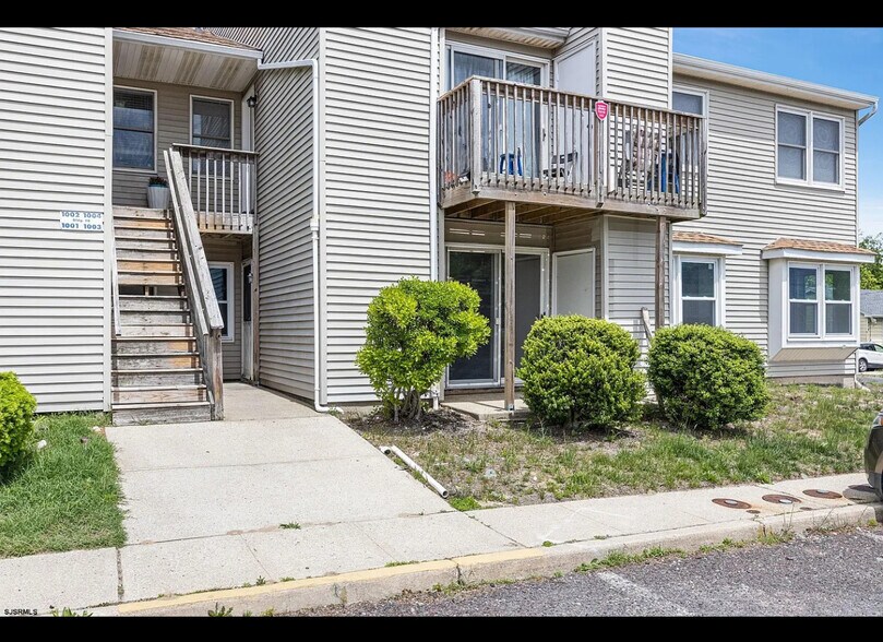 Building Photo - 700 N Franklin Blvd