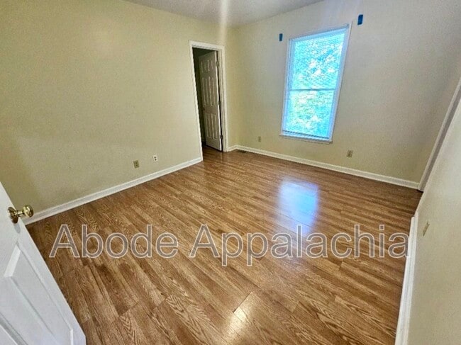 Building Photo - 269 Peach Orchard Dr