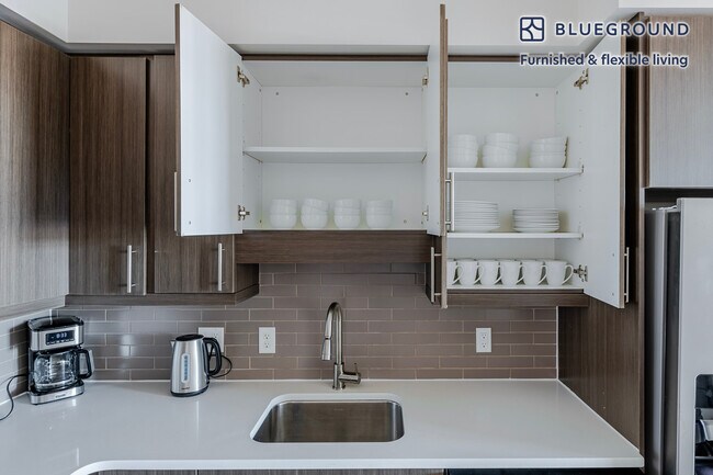 Building Photo - 36 River St