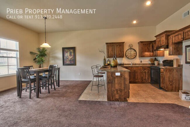 Building Photo - Prairie Haven Duplex - Available January 19th