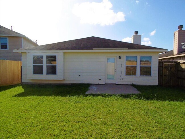 Building Photo - 2115 Summit Meadow Dr