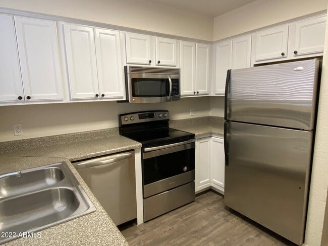 Building Photo - 11640 N 51st Ave