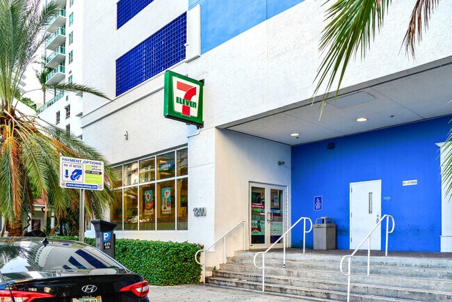 Building Photo - 1200 Brickell Bay Dr