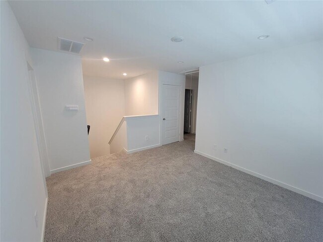 Building Photo - 10109 Spring Branch Trail