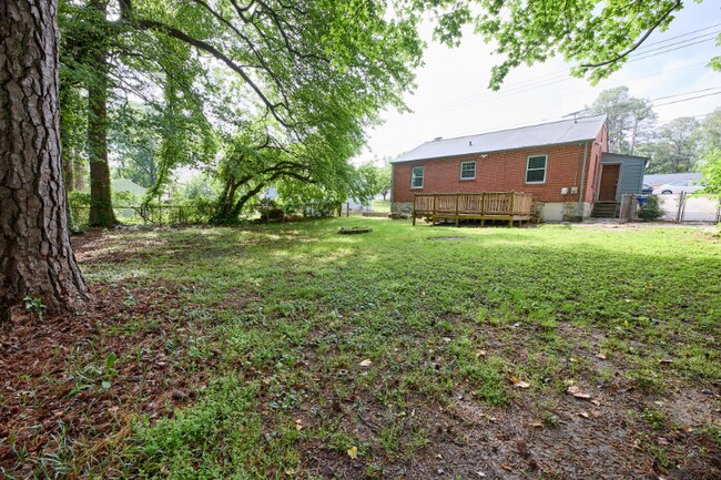 Building Photo - 4809 Lavista Rd