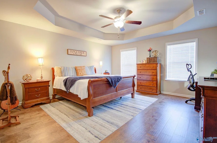 master bedroom - 291 Avebury Rd