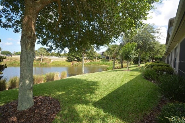 Building Photo - 16 River Point Dr
