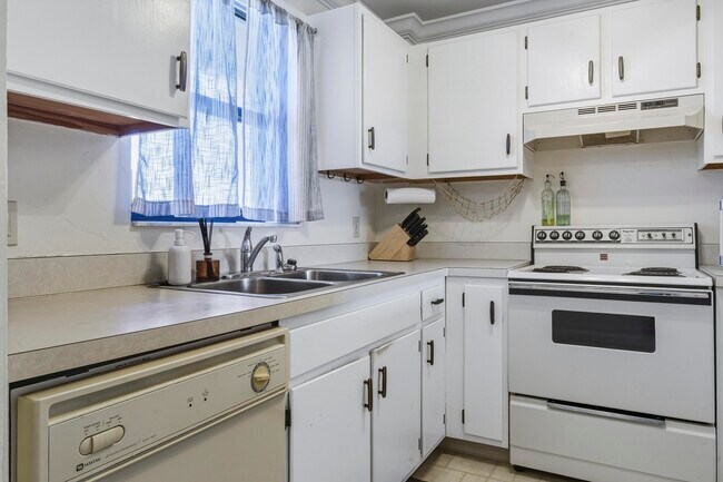 Building Photo - 890 N Federal Hwy