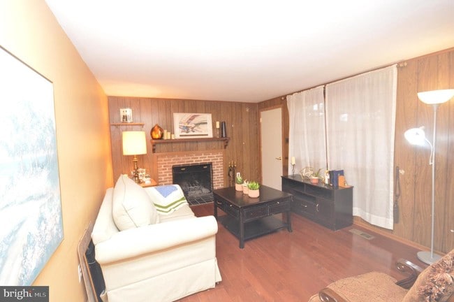 Building Photo - 14595 Woodland Ridge Dr