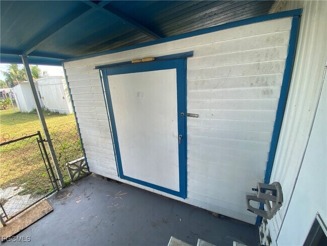 Building Photo - 139 Amber Ave