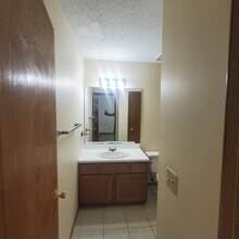 Building Photo - 5705 S Franklin Ave