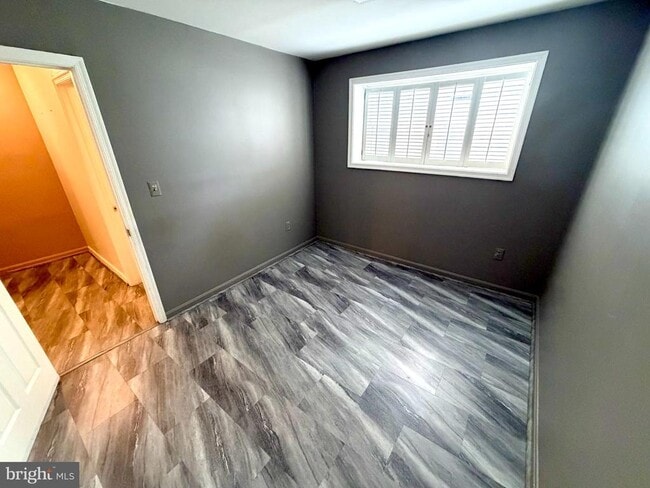 Building Photo - 5053 Colburn Terrace