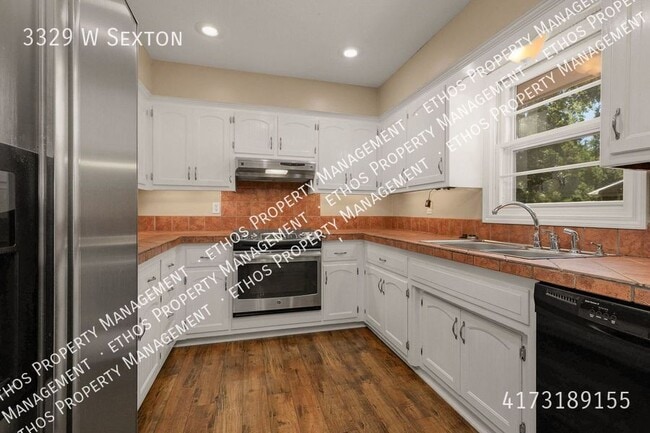 Building Photo - 3329 W Sexton-