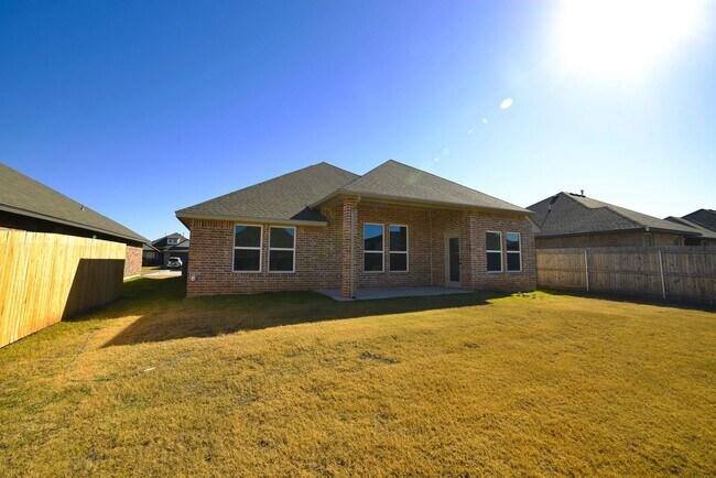 Building Photo - Brand New Home In Washington!