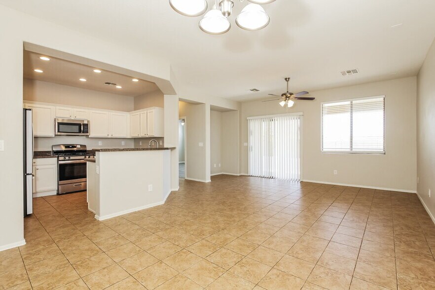 Building Photo - 3827 Adamanda Ct