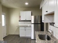 Building Photo - 278 Newtown Rd