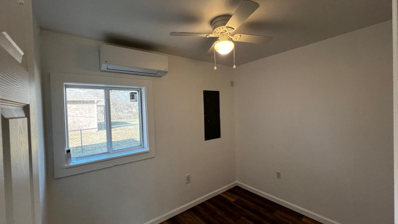 Building Photo - 911 N Sherman Ave