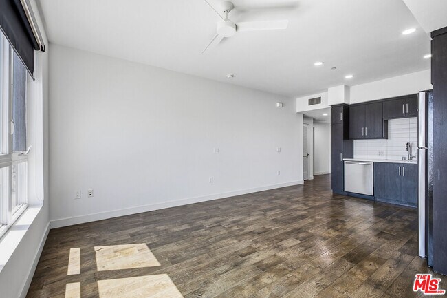 Building Photo - 10601 Washington Blvd