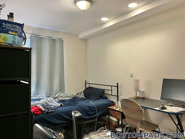 Building Photo - 104 Hammond St