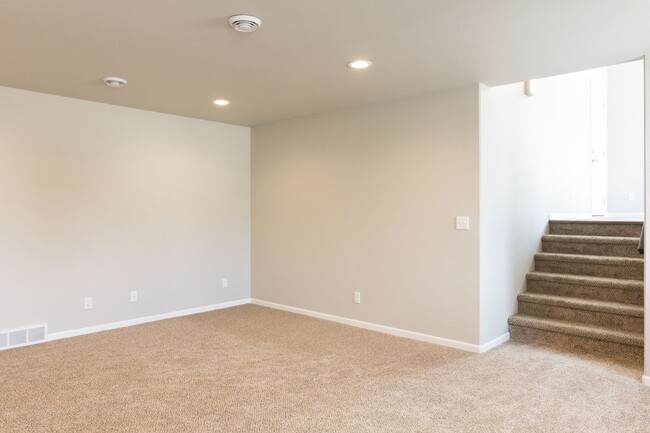 Building Photo - 3-bedroom, 3-bathroom West Fargo Single-Family Home w/ 3 Stall Garage