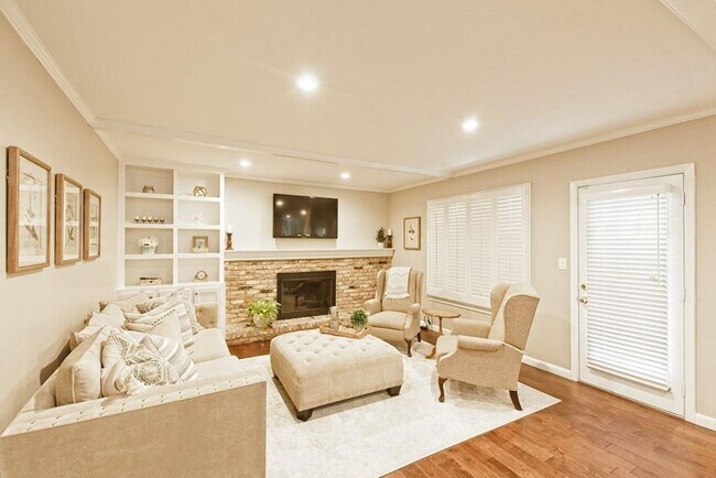 Building Photo - 1307 Glen Cove Dr