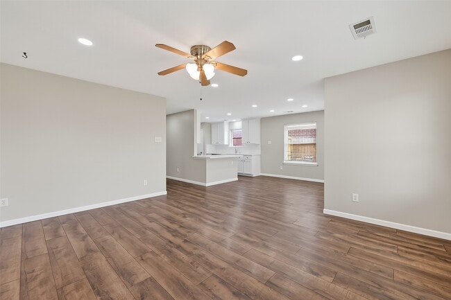 Building Photo - 21519 Sapphire Ct