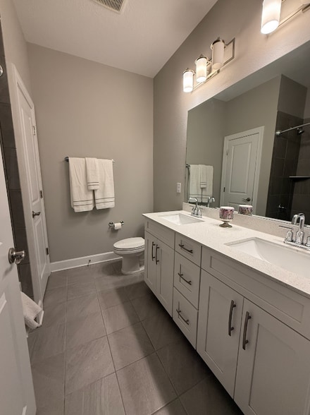 Building Photo - 497 Firebush Dr