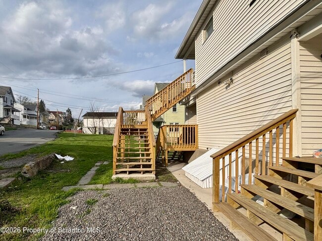 Building Photo - 1264 S 6th Ave