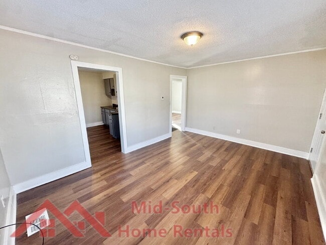 Building Photo - 2071 Hubert Ave