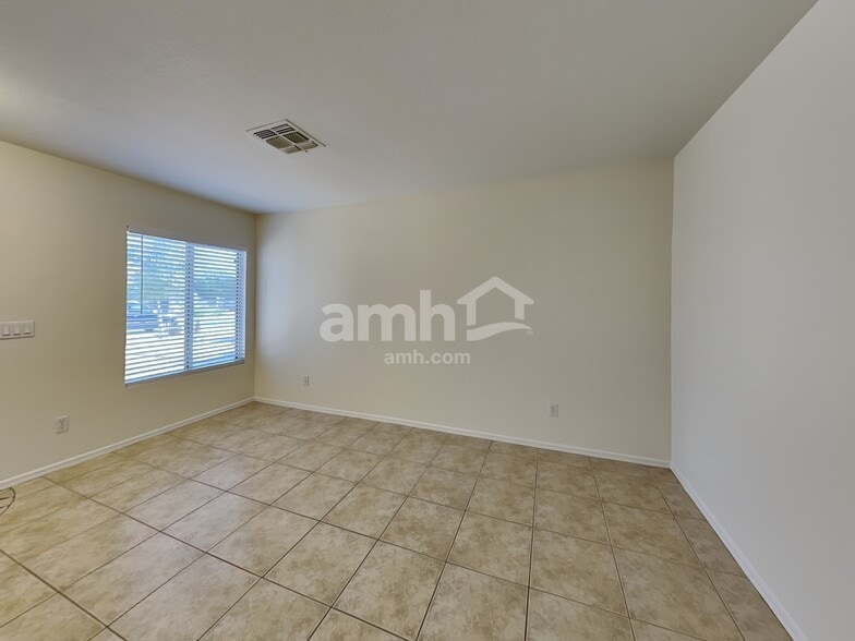 Building Photo - 12215 W Dahlia Dr