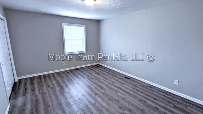 Building Photo - 2188 Howard Gap Rd