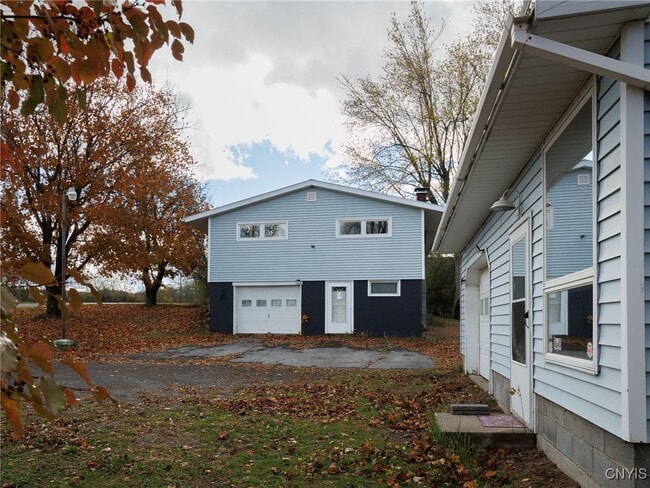 Building Photo - 20201 Overlook Dr