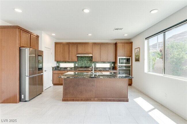 Building Photo - 6333 Redstone Hls Dr