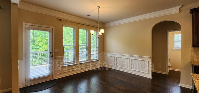 Building Photo - 525 Twelve Oaks Dr