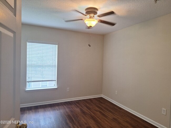 Building Photo - 7061 Snowy Canyon Dr