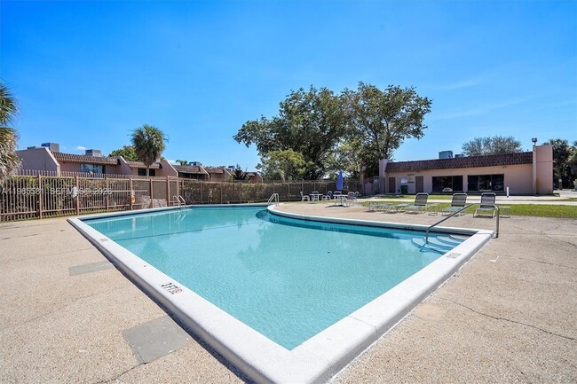 Building Photo - 48 Matador Ln