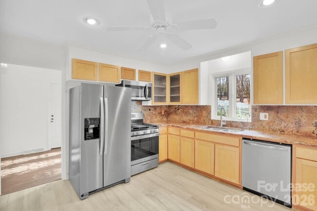 Building Photo - 408 Wilby Dr
