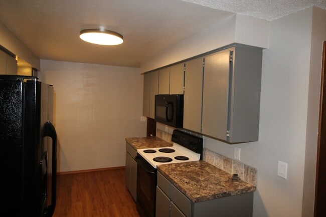 Building Photo - 6903 N Cincinnati St