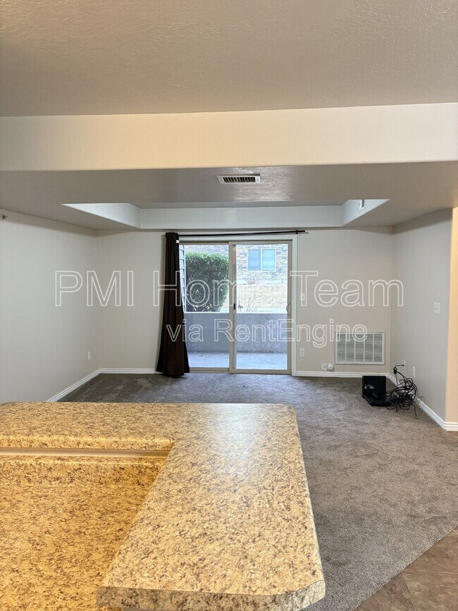 Building Photo - 2510 N Charleston Ave W