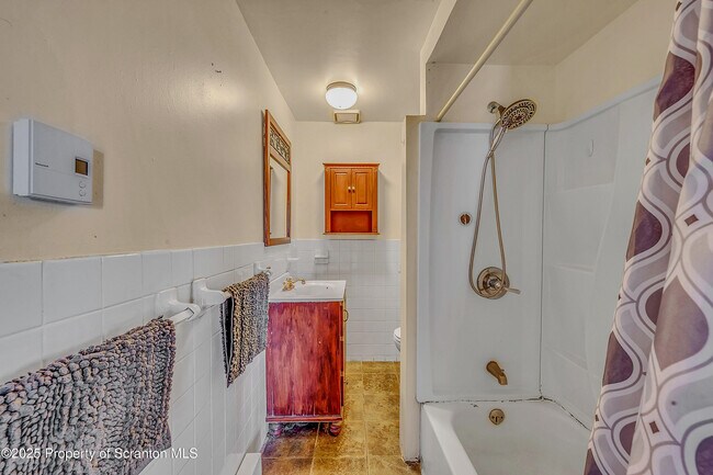 Building Photo - 533 S Franklin St